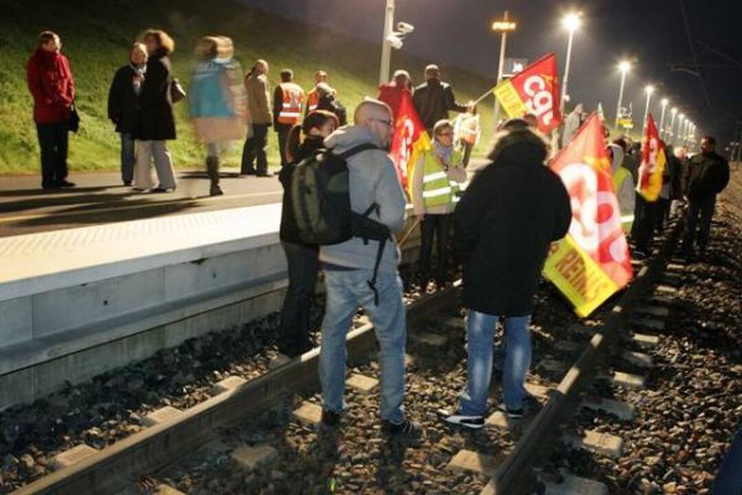 Prancūzija: antradienį - studentų streikas, ketvirtadienį - dar vienas masinis protestas