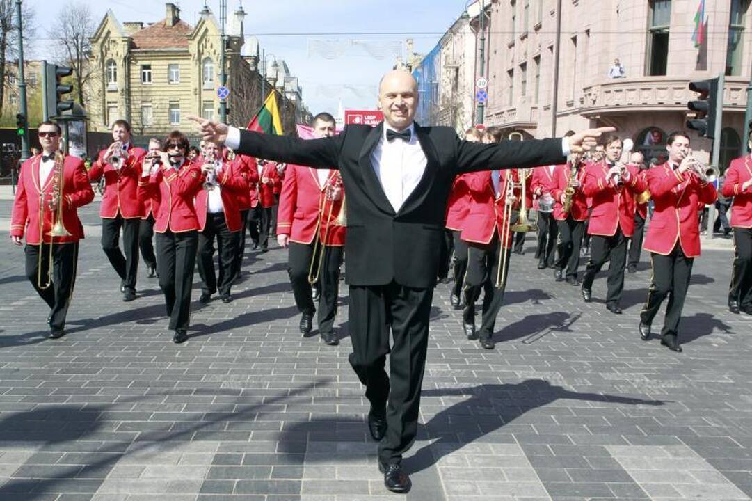 Darbo dienos proga šimtai žmonių dalyvavo eitynėse Vilniaus centre