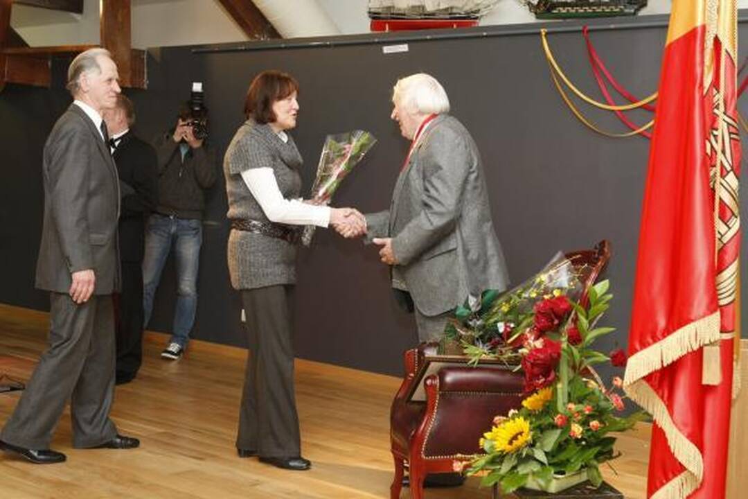 B.Aleknavičiui įteiktos Garbės piliečio regalijos