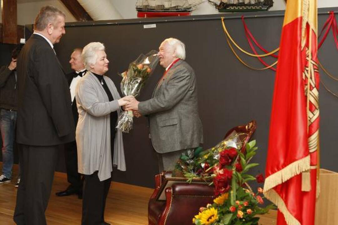 B.Aleknavičiui įteiktos Garbės piliečio regalijos