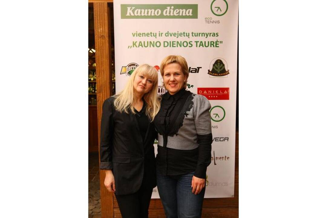 Teniso turnyro pirmoji diena palydėta nuotaikingame vakarėlyje