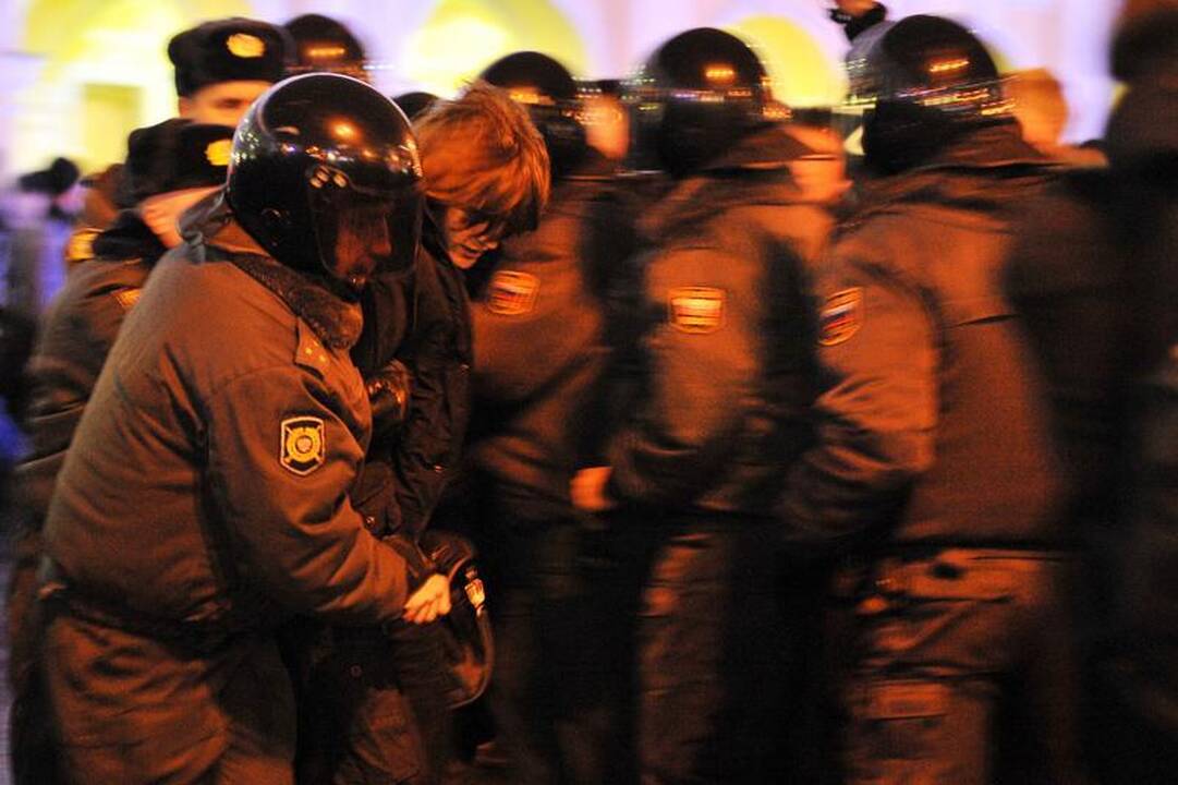 Rusijos policija suėmė šimtus demonstrantų