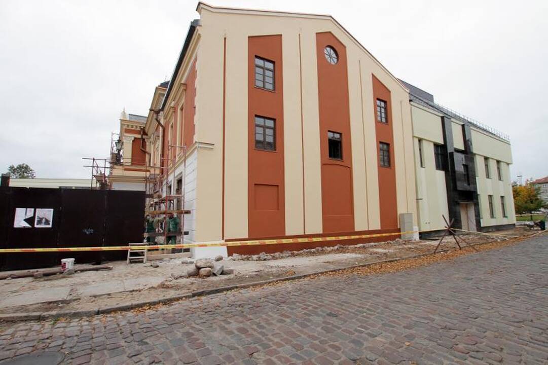 Klaipėdos Dramos teatro fasadas pasirodė visu gražumu