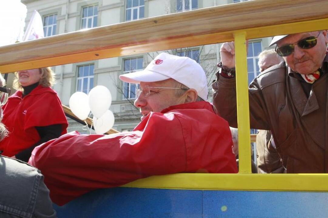 Darbo dienos proga šimtai žmonių dalyvavo eitynėse Vilniaus centre