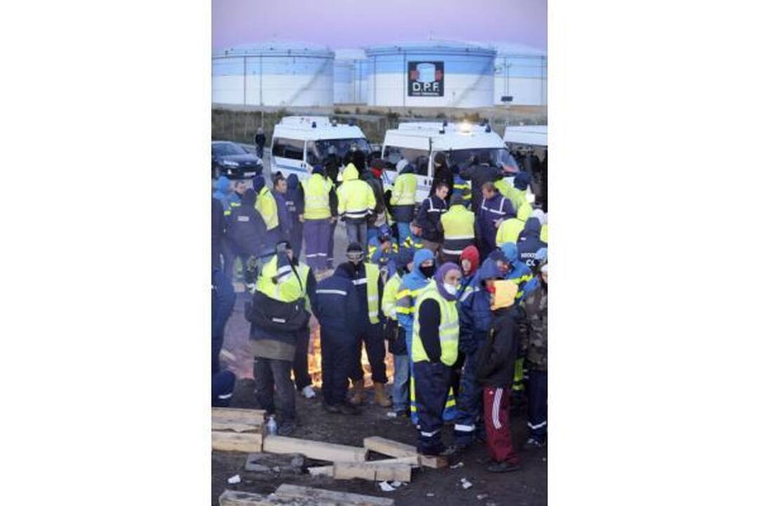 Prancūzija: antradienį - studentų streikas, ketvirtadienį - dar vienas masinis protestas