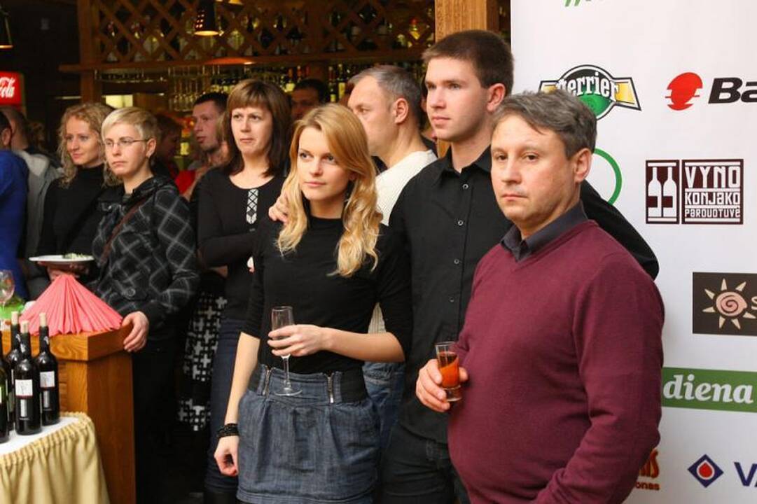 Teniso turnyro pirmoji diena palydėta nuotaikingame vakarėlyje
