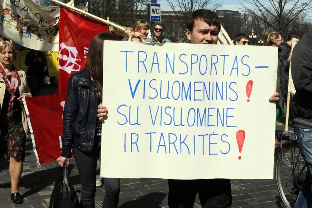 Darbo dienos proga šimtai žmonių dalyvavo eitynėse Vilniaus centre