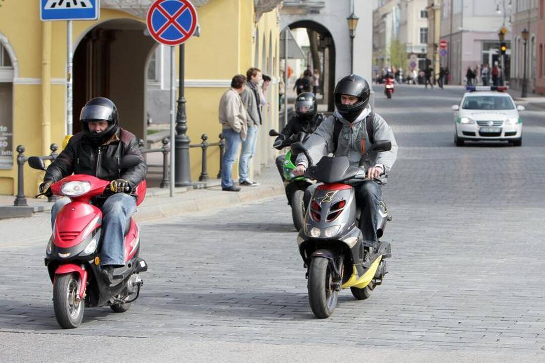 Žemaitijos baikeriai sezoną pradėjo paradu uostamiesčio gatvėmis