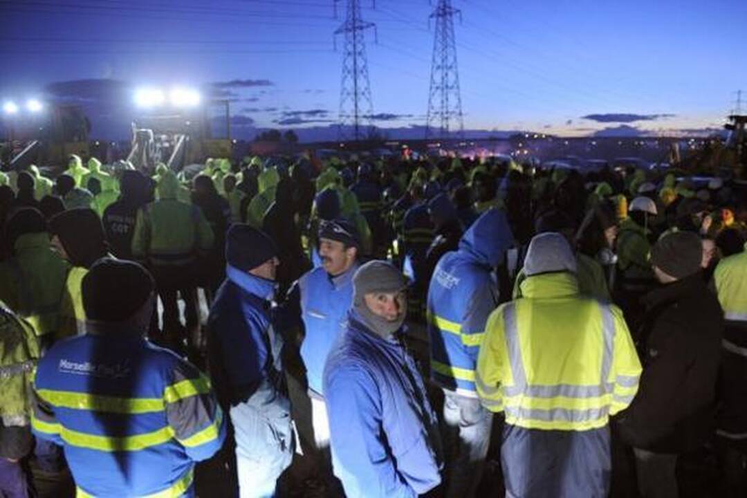 Prancūzija: antradienį - studentų streikas, ketvirtadienį - dar vienas masinis protestas