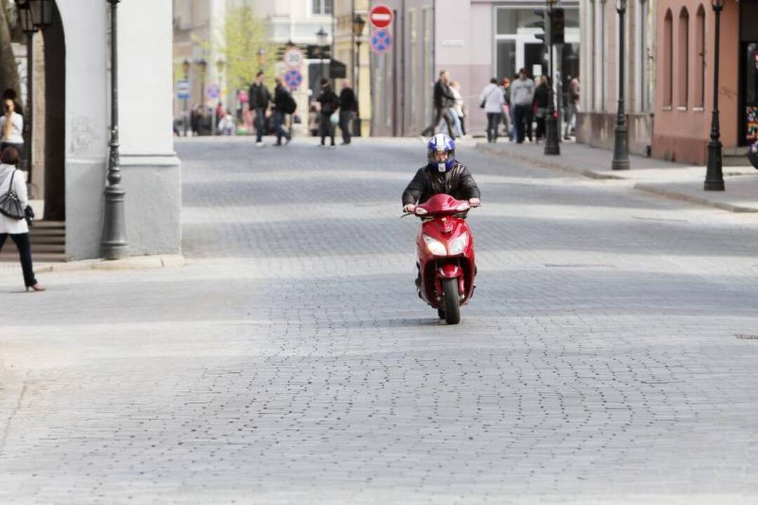Žemaitijos baikeriai sezoną pradėjo paradu uostamiesčio gatvėmis