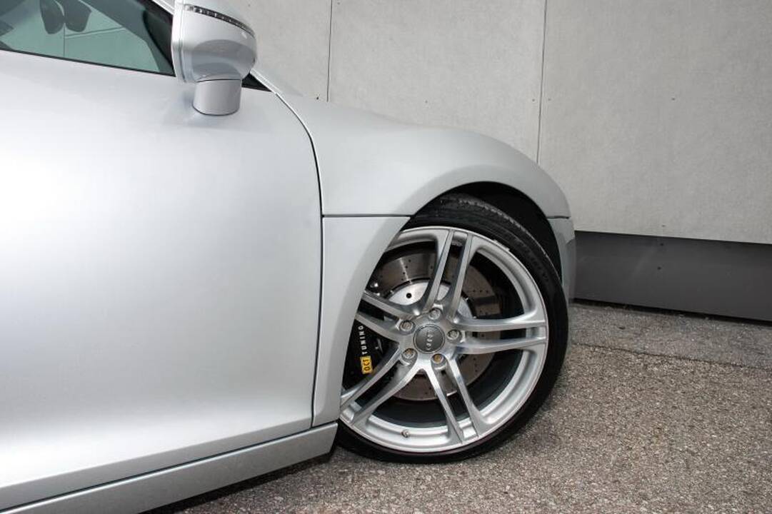 „Audi R8“: tobulo superautomobilio "tiuningas"