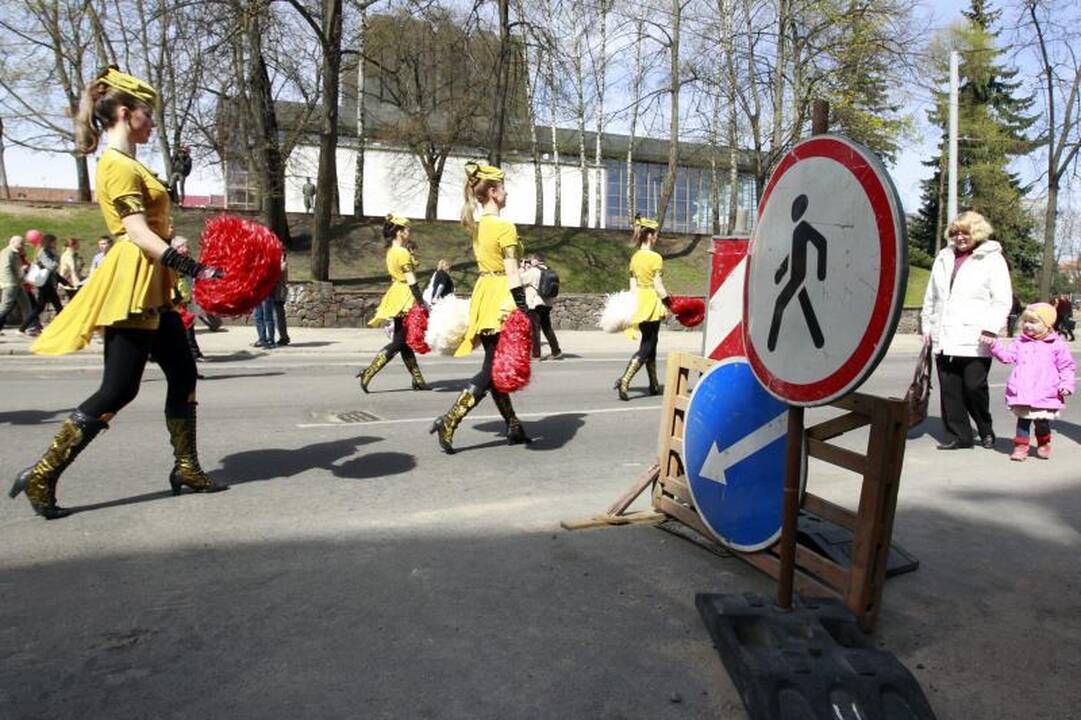 Darbo dienos proga šimtai žmonių dalyvavo eitynėse Vilniaus centre