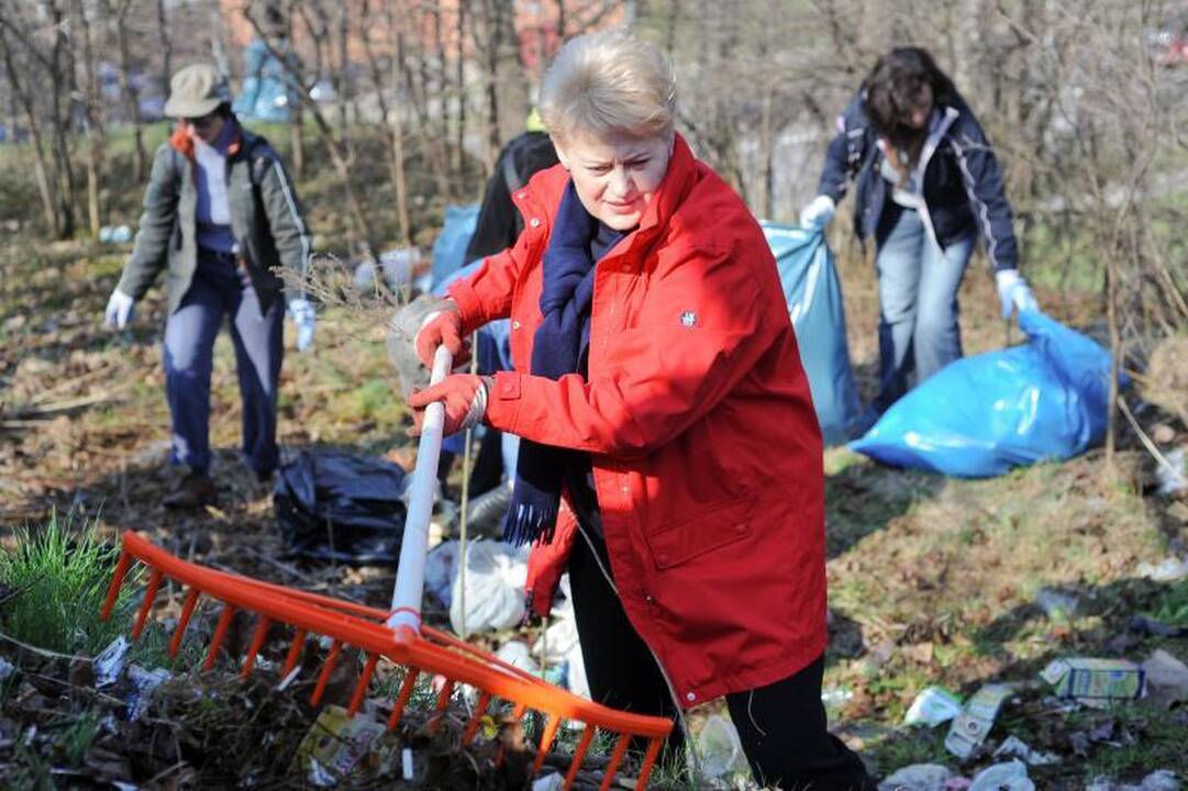 „Darom 2012“: Prezidentės „laimikis“ - meškerė, batai ir džinsai