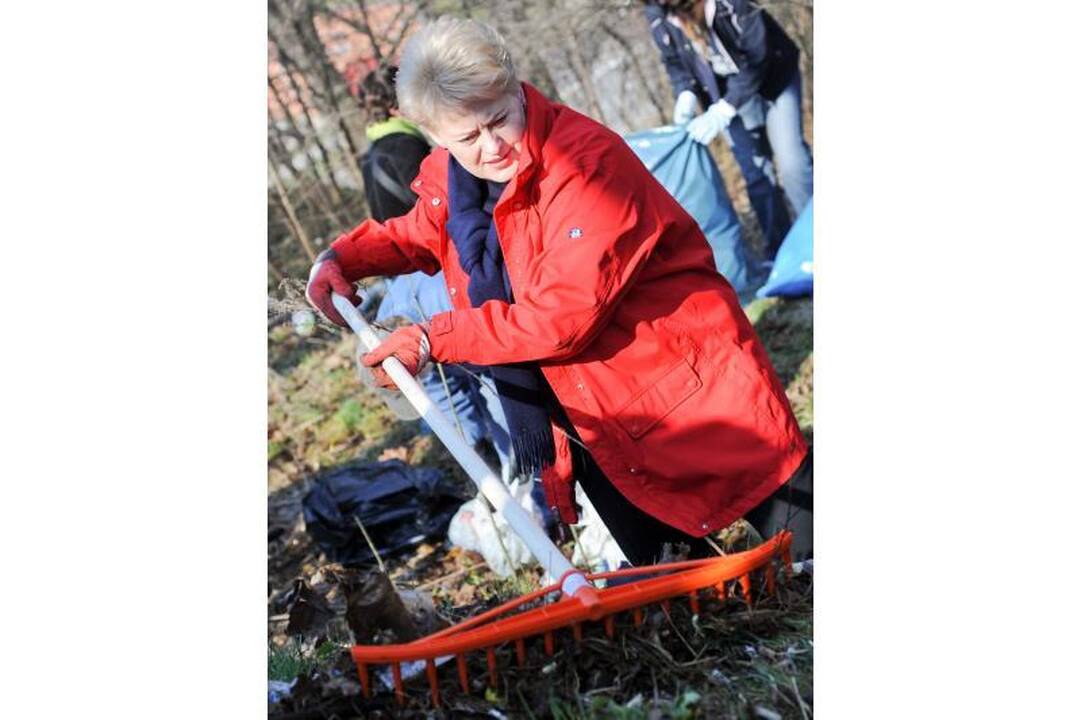 „Darom 2012“: Prezidentės „laimikis“ - meškerė, batai ir džinsai