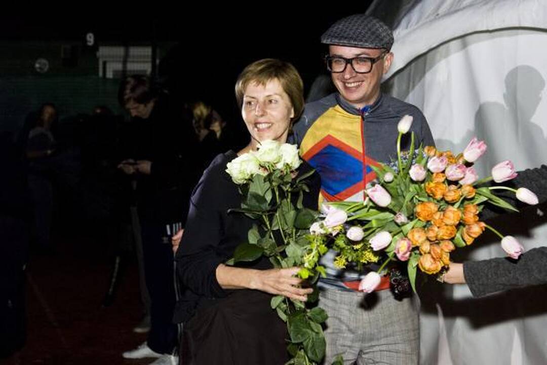 A.Pogrebnojus ir V.Simanavičiūtė kolekciją pristatė teniso aikštyne