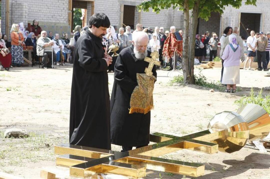 Uostamiesčio sentikių cerkvė – jau su kupolais ir kryžiais
