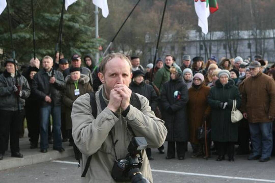 Prieš oligarchus mitingavo keli šimtai žmonių (papildyta)