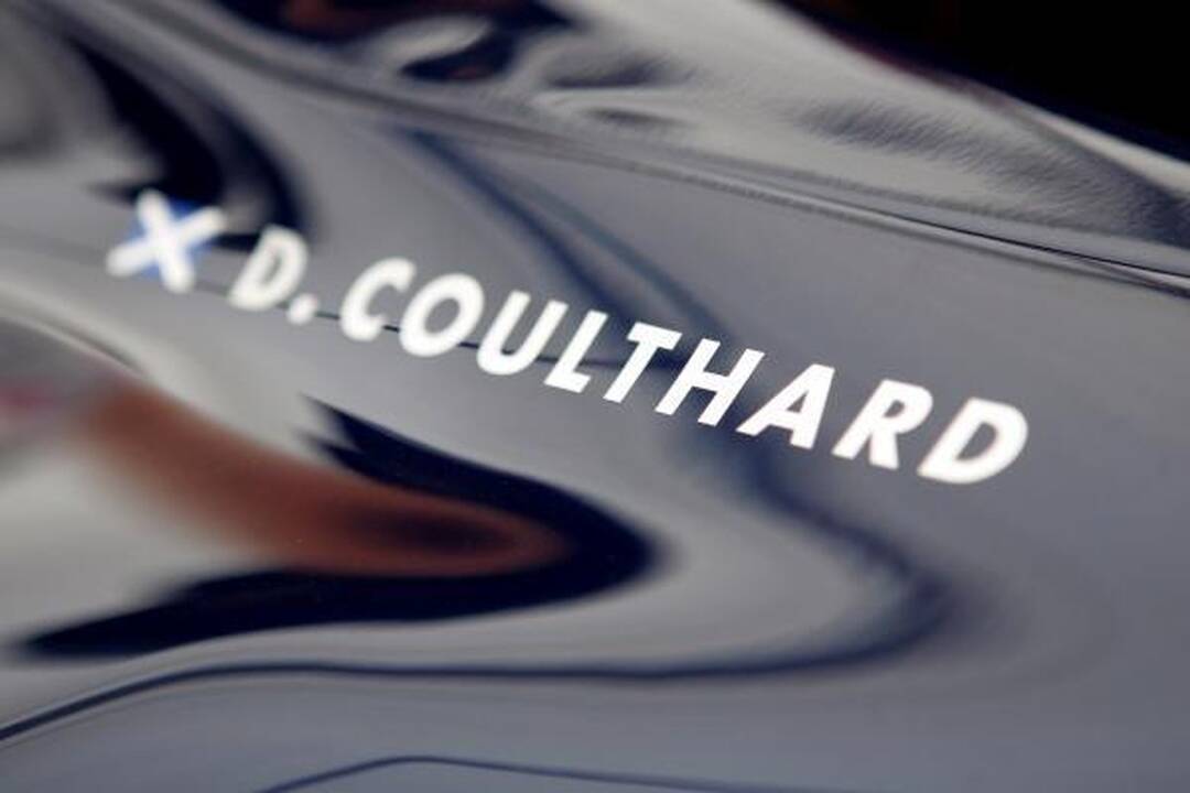 Davidas Coulthardas užvedė "Formulės 1" bolidą