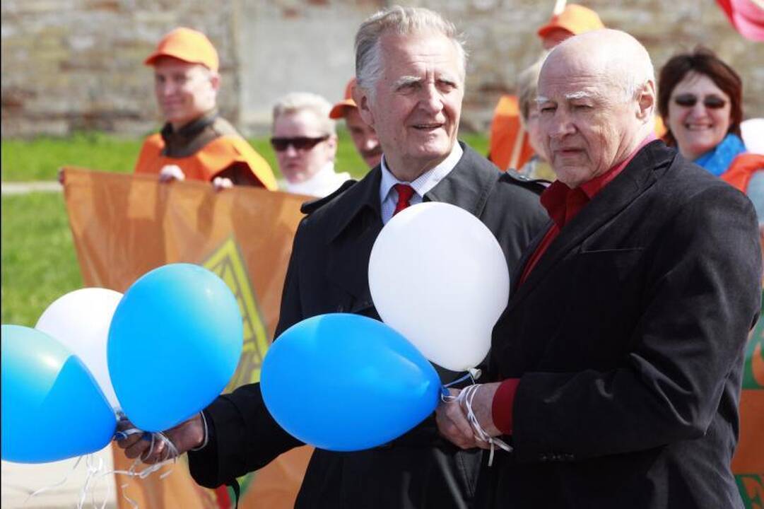 Darbo dienos proga šimtai žmonių dalyvavo eitynėse Vilniaus centre