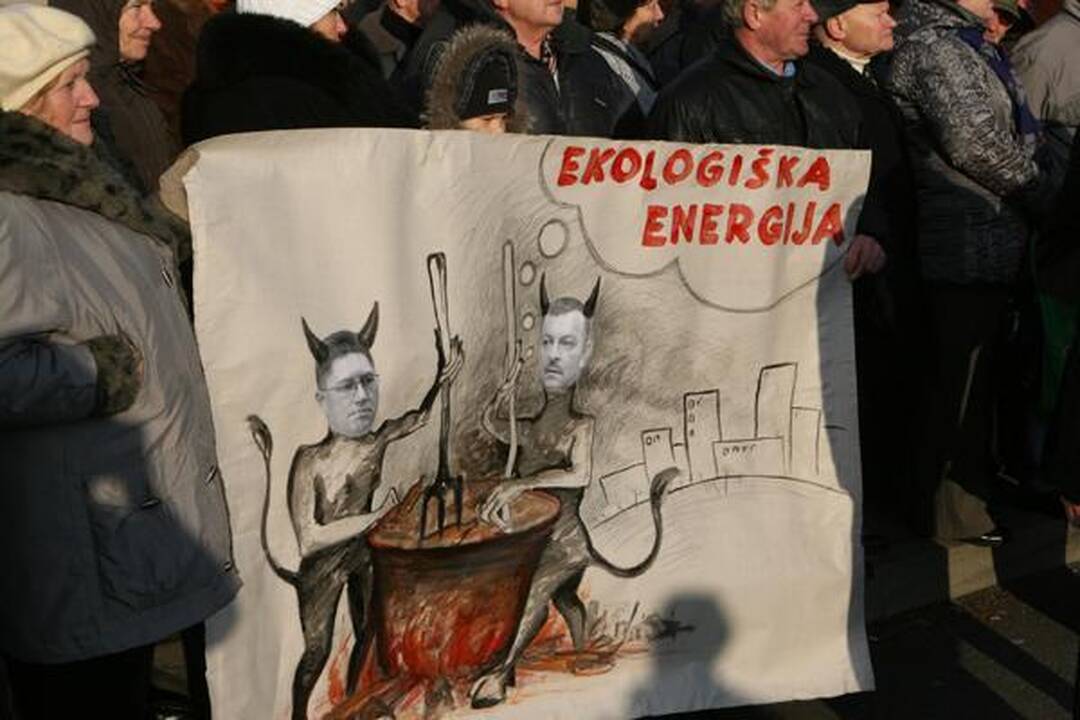 Prieš oligarchus mitingavo keli šimtai žmonių (papildyta)