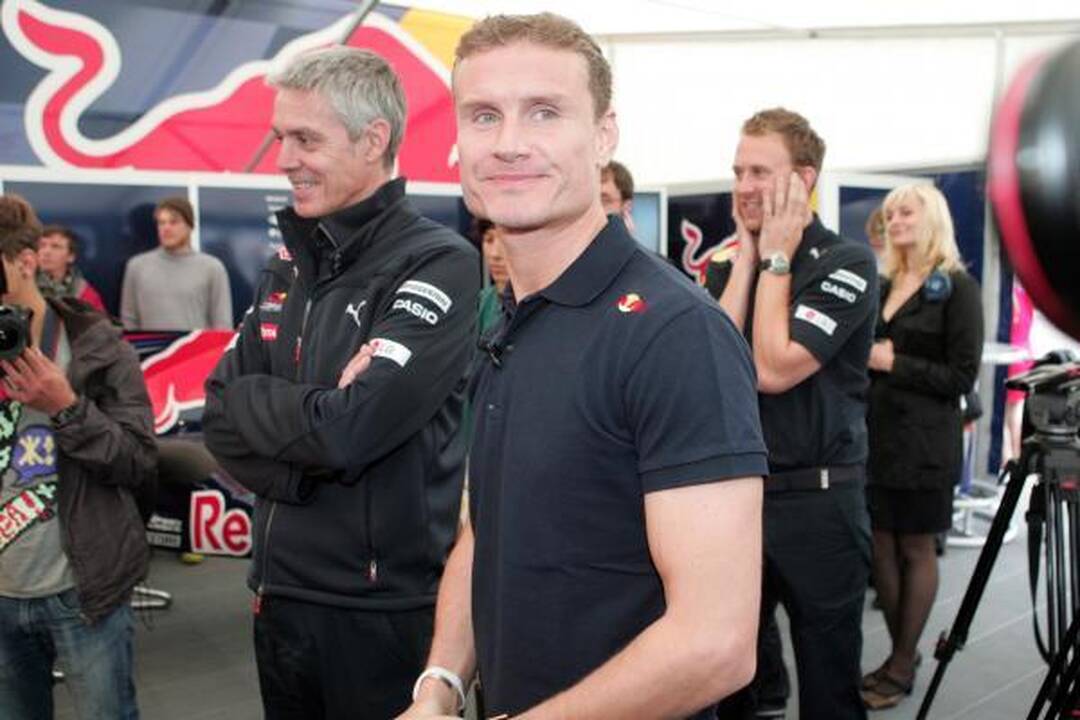 Davidas Coulthardas užvedė "Formulės 1" bolidą