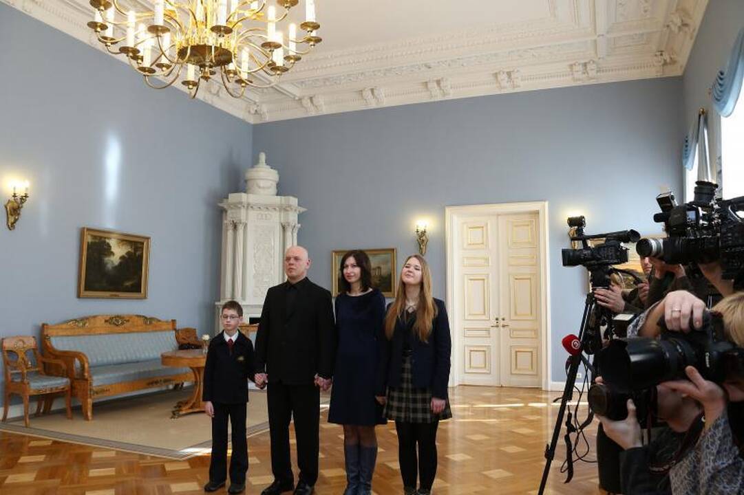 D. Grybauskaitė „Už nuopelnus Lietuvai“ medaliu apdovanojo Svarą