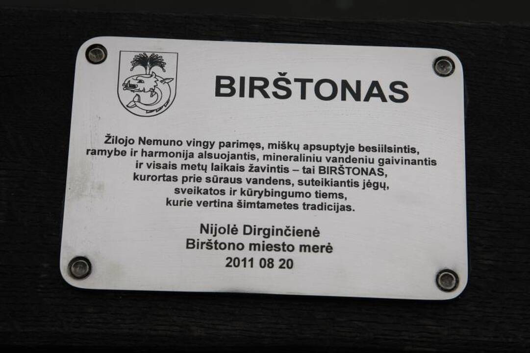 Lietuvos merienės Klaipėdoje atidarė "Miestų alėją" (papildyta nuotraukomis)