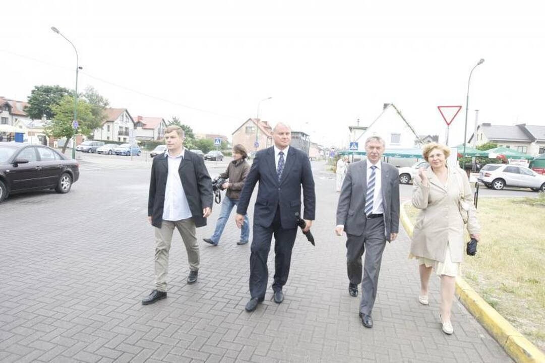 Klaipėdiečiai graibstė menkes