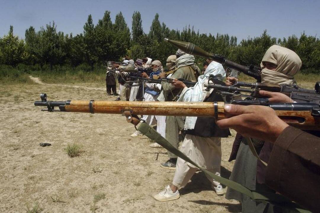 Talibanas paleido keturis turkų inžinierius       