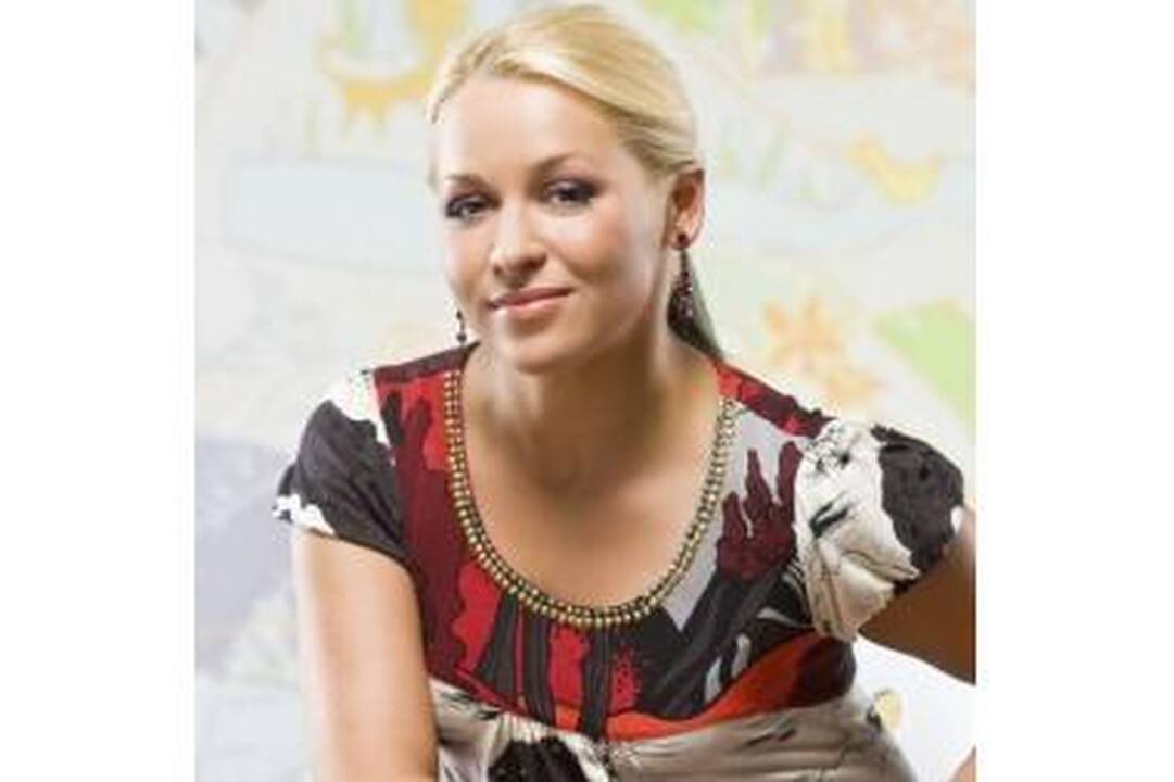 V.Perminaitė intriguos pirmąja soline fotosesija