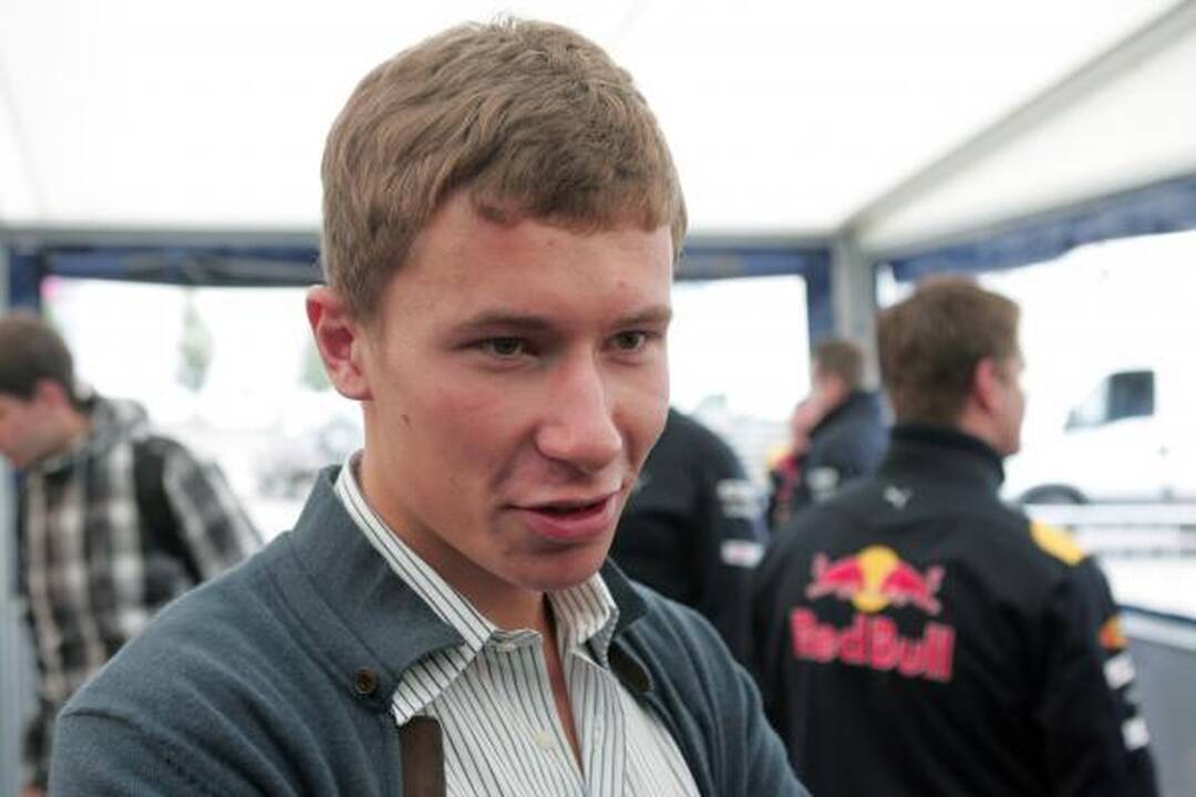 Davidas Coulthardas užvedė "Formulės 1" bolidą