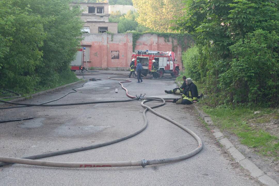 Vilniuje susimušė namą padegę benamiai 