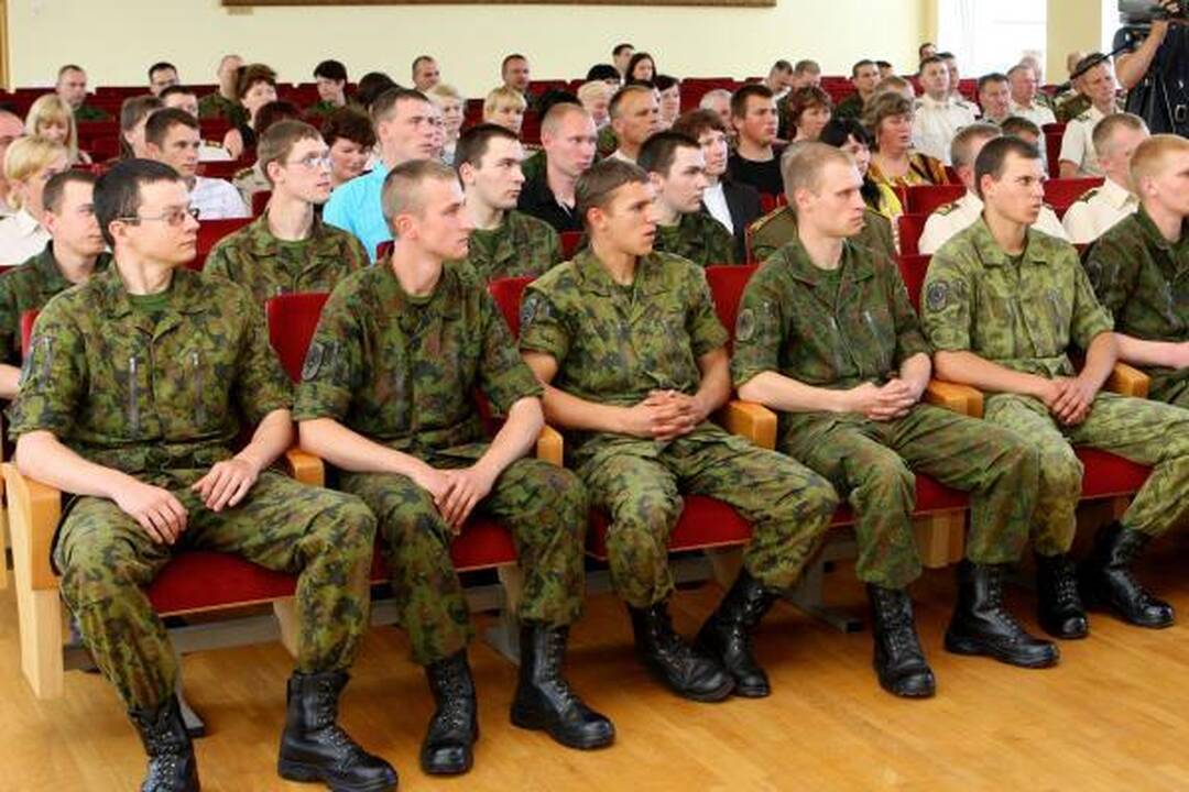 Kariuomenė atsisveikino su šauktiniais