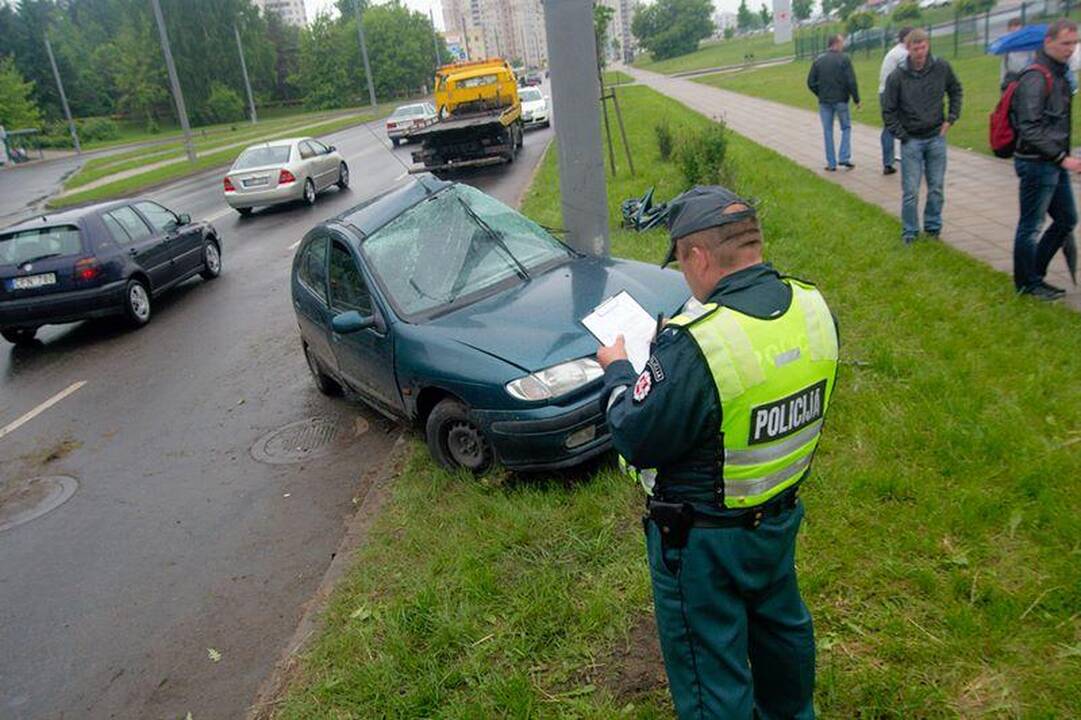 Prispaustą pradedantį vairuotoją ištraukė gelbėtojai