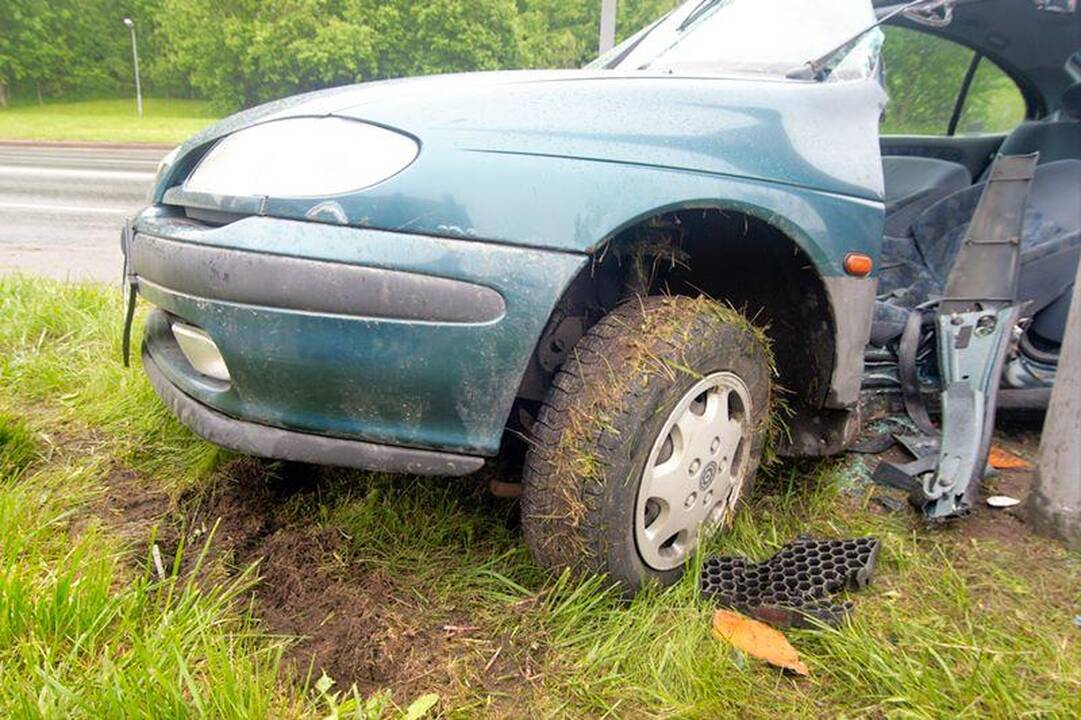 Prispaustą pradedantį vairuotoją ištraukė gelbėtojai