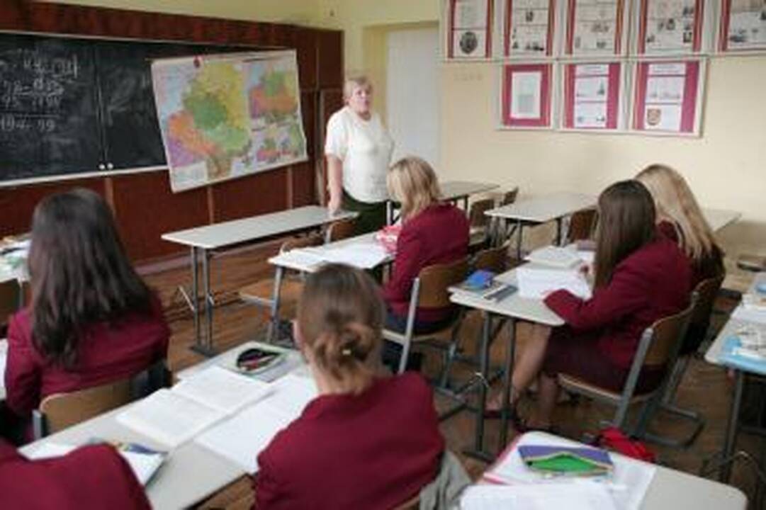K.Vintilaitė siūlo naikinti direktoriams mokytojauti draudžiantį įsakymą