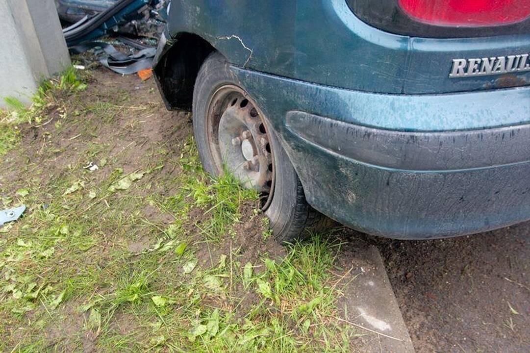Prispaustą pradedantį vairuotoją ištraukė gelbėtojai