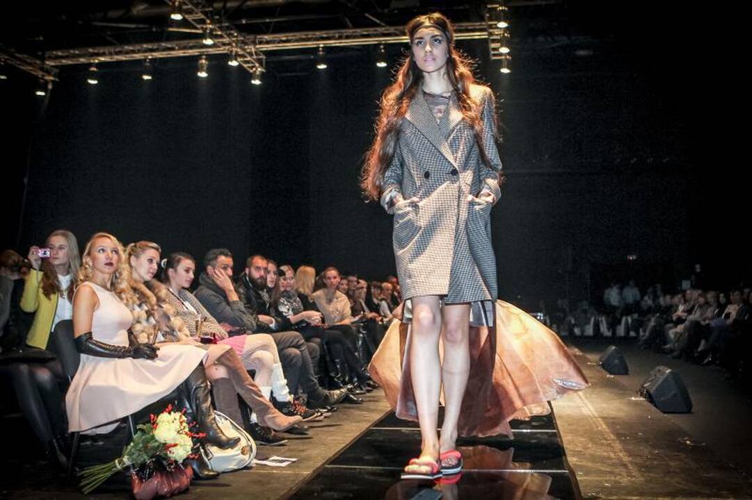 Dizainerių vaikai rodosi viešumoje ir žavi stilingumu