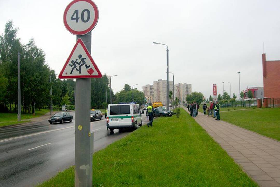 Prispaustą pradedantį vairuotoją ištraukė gelbėtojai