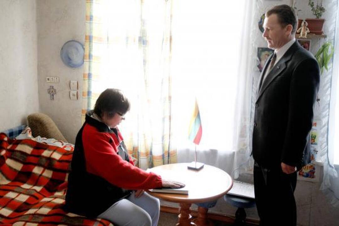 Ligonė Tėvynei prisiekė savo namuose