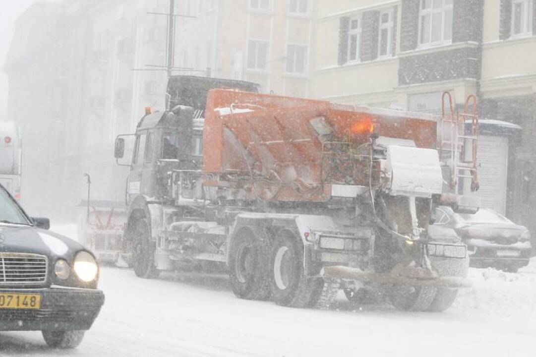 Vakarų Lietuvoje eismo sąlygas apsunkina pūga 