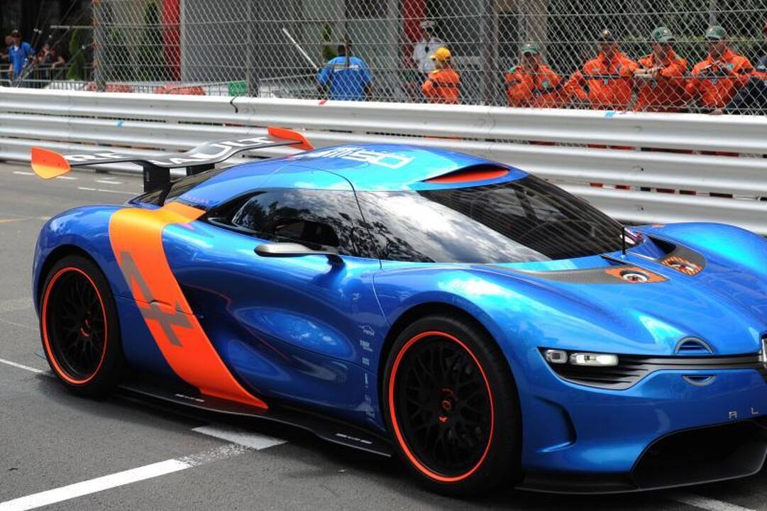 „Alpine A110“ penkiasdešimtmečiui „Renault“ sukūrė koncepcinį modelį