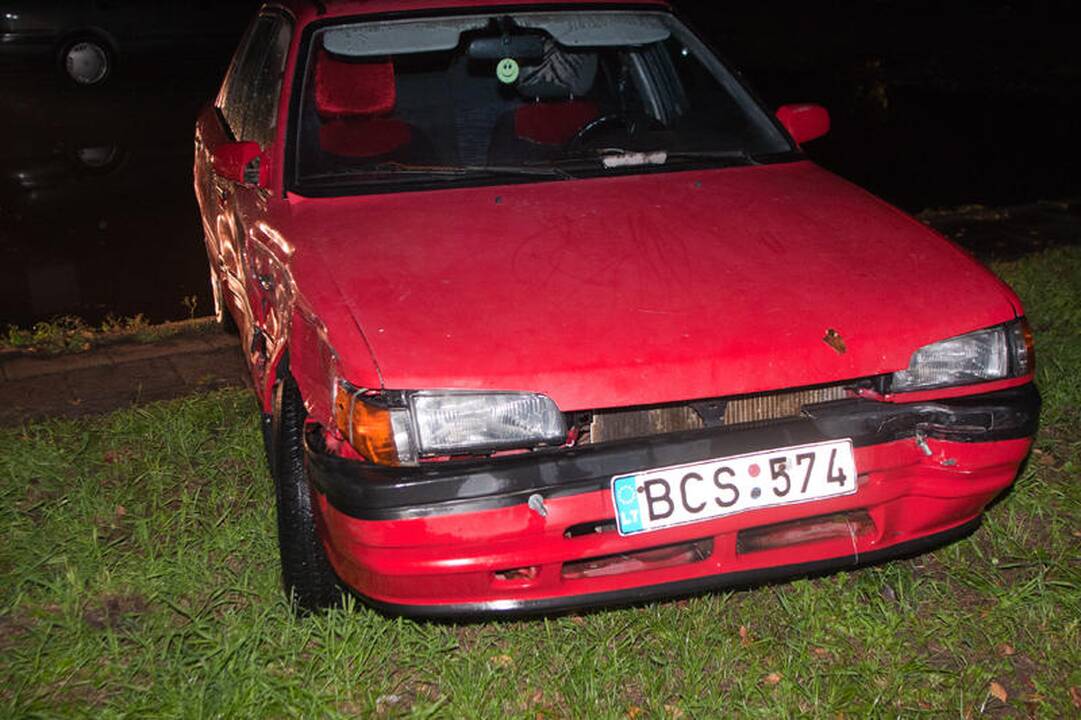 Girti kelių „ereliai“ Vilniuje daužė šviesoforus