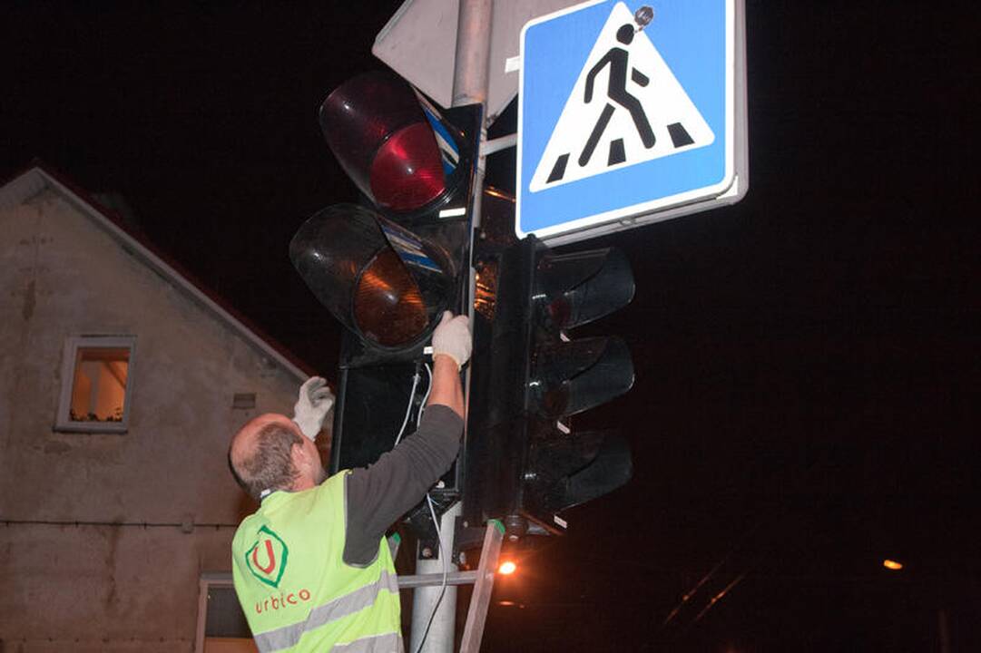 Girti kelių „ereliai“ Vilniuje daužė šviesoforus