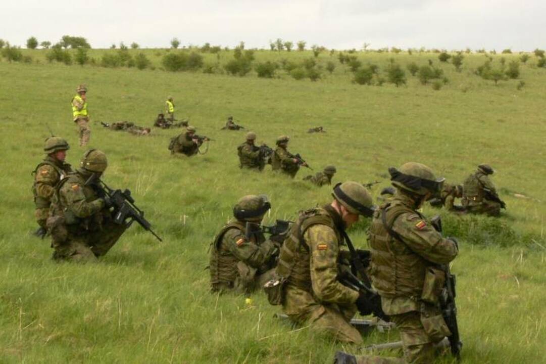 Lietuvos kariai treniruojasi britų suregtose pratybose 