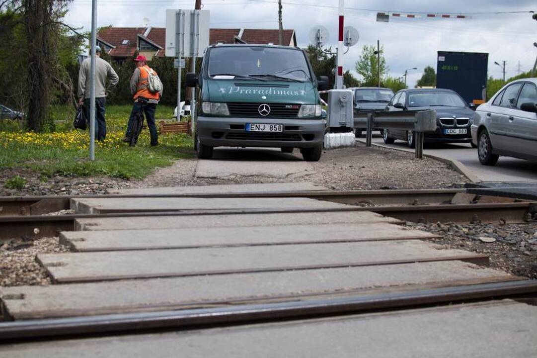 Kaune ties Amalių pervaža mirtinai sužalotas pėstysis