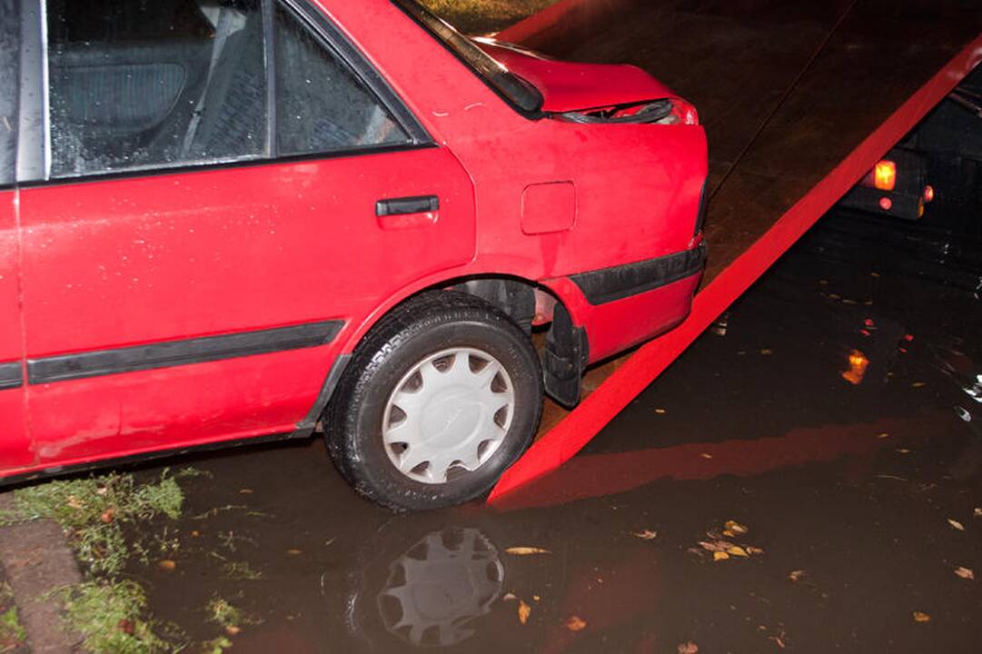 Girti kelių „ereliai“ Vilniuje daužė šviesoforus