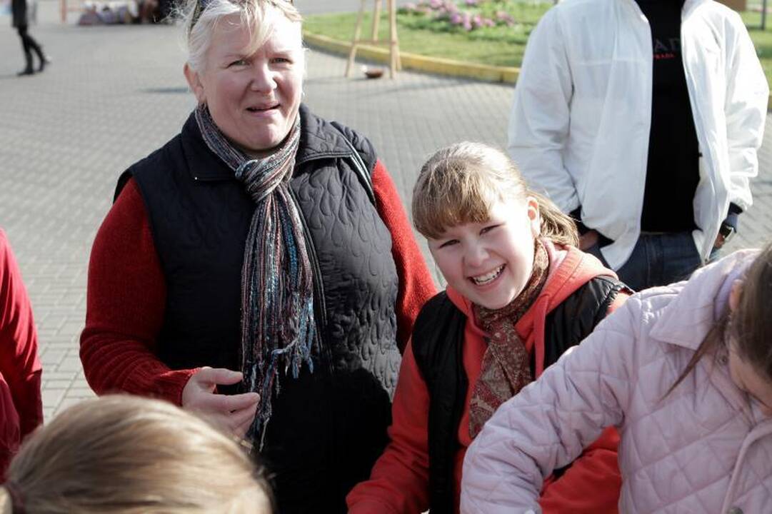 Saulėtą rudens dieną Melnragėje pramogavo šeimos