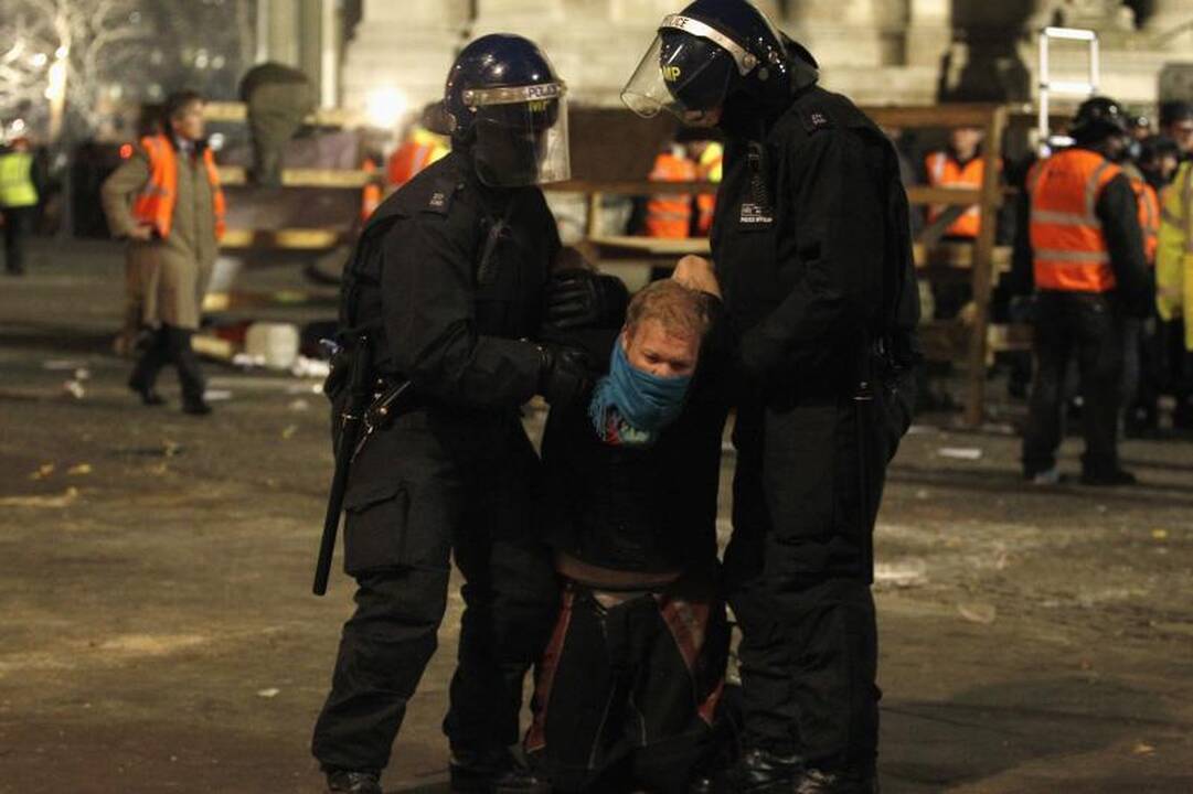 Londone baigta ardyti antikapitalistinio „Occupy“ judėjimo stovykla