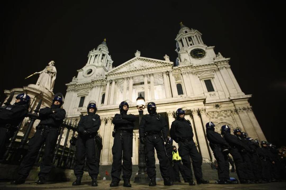 Londone baigta ardyti antikapitalistinio „Occupy“ judėjimo stovykla